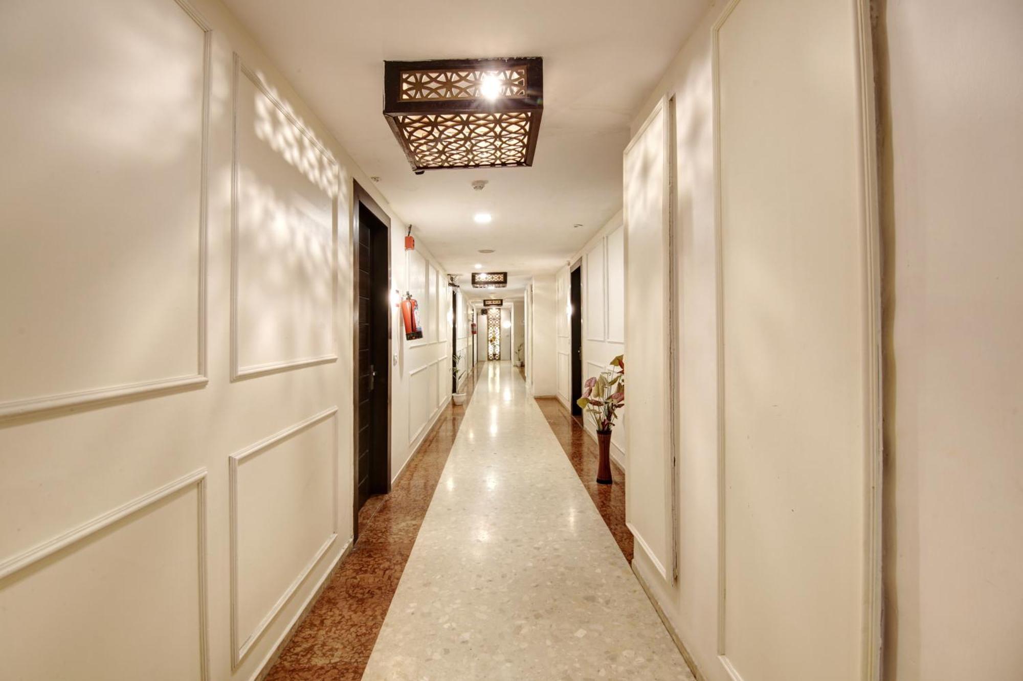 ניו דלהי Hotel Wk Comfort - Near White Clove מראה חיצוני תמונה