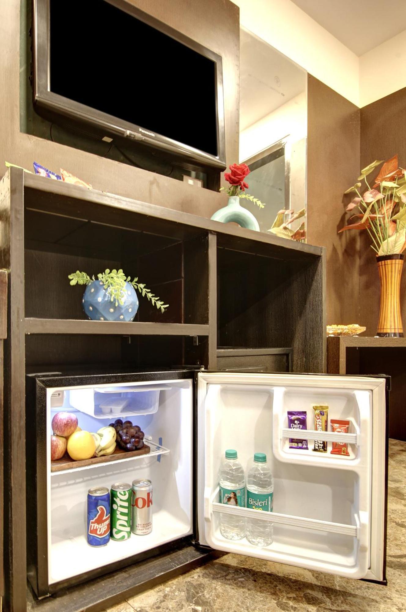 ניו דלהי Hotel Wk Comfort - Near White Clove מראה חיצוני תמונה