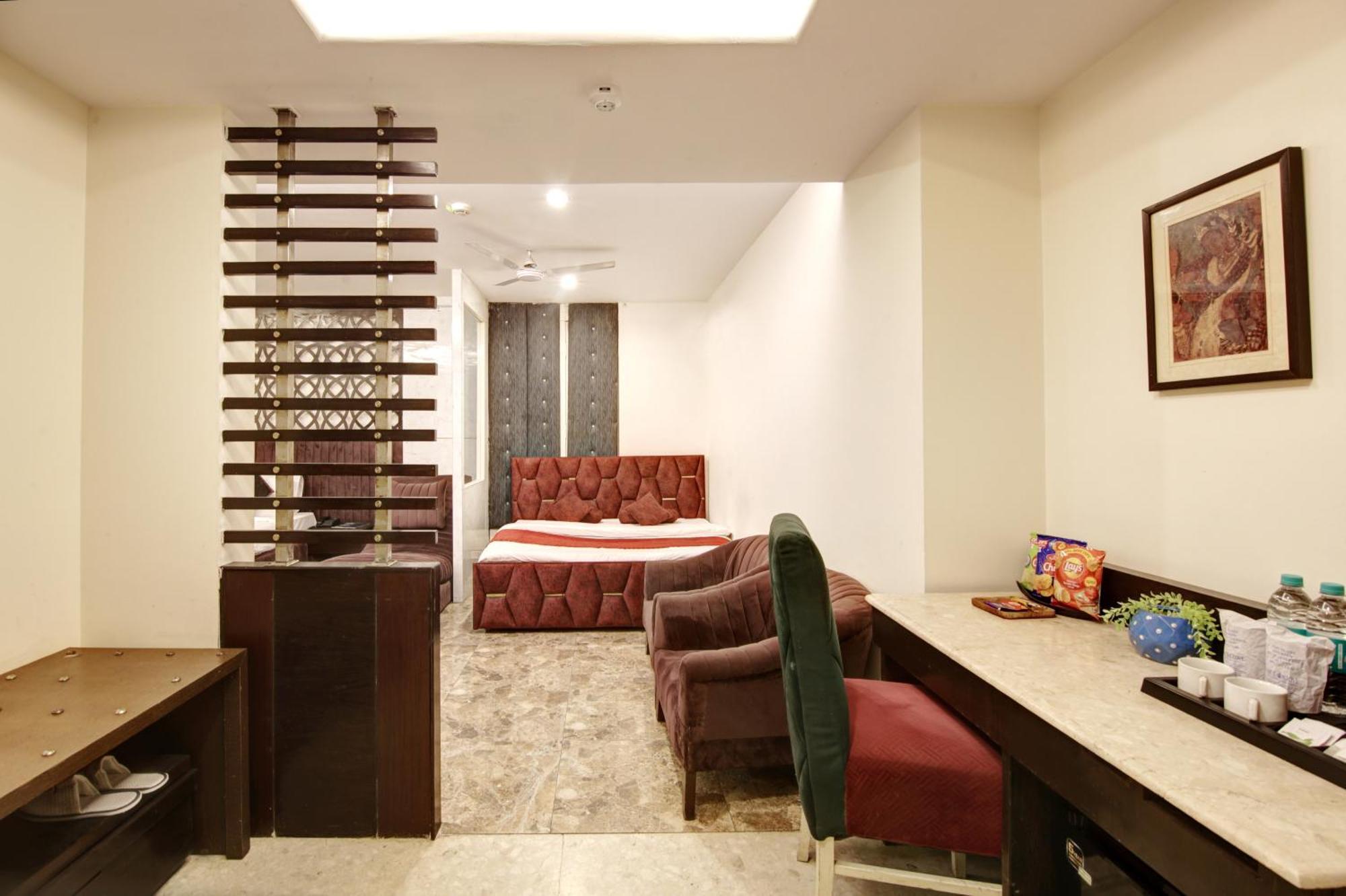 ניו דלהי Hotel Wk Comfort - Near White Clove מראה חיצוני תמונה