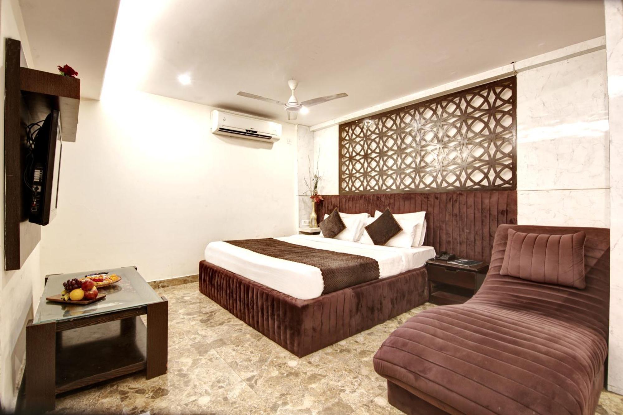 ניו דלהי Hotel Wk Comfort - Near White Clove מראה חיצוני תמונה