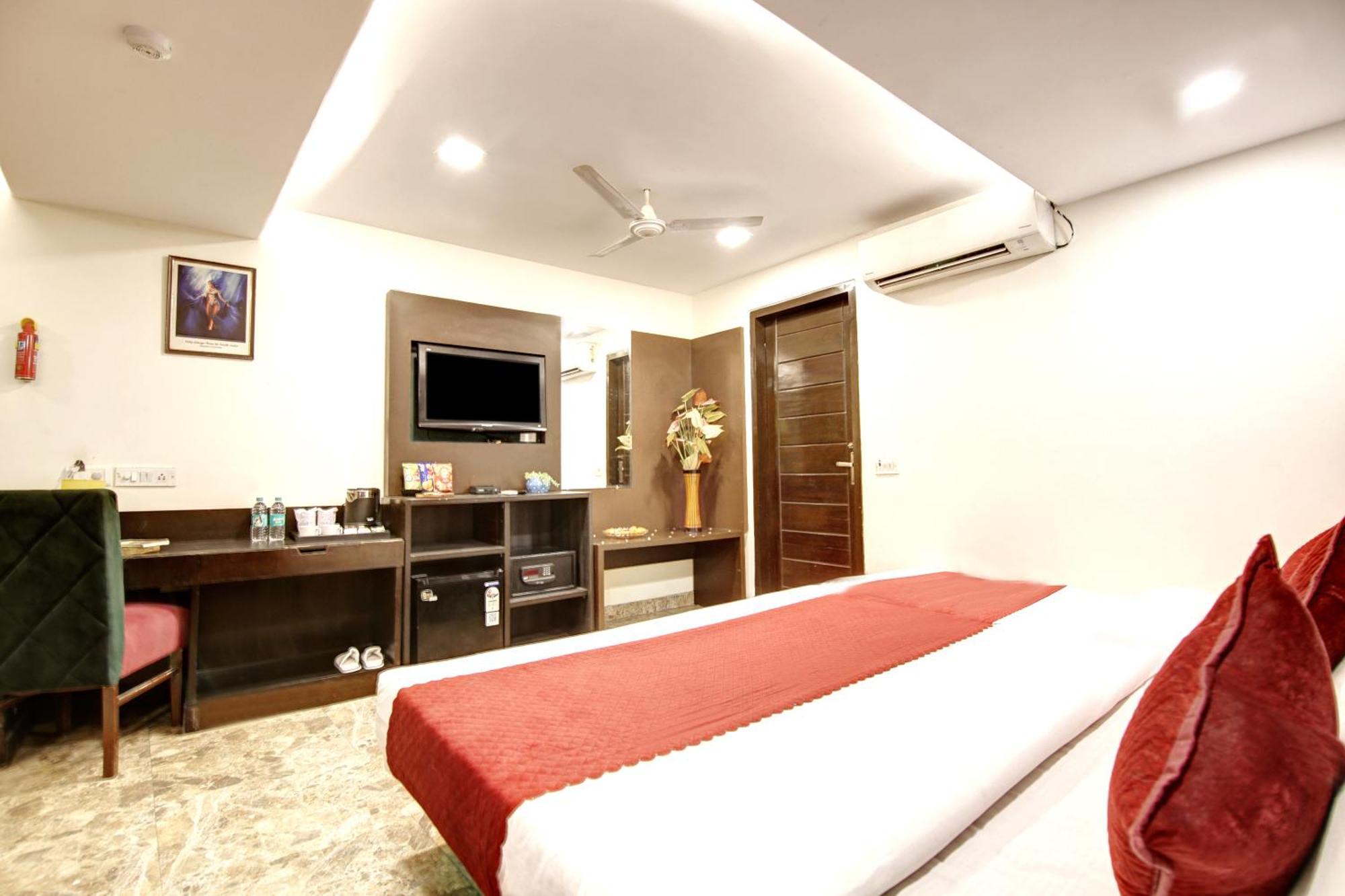ניו דלהי Hotel Wk Comfort - Near White Clove מראה חיצוני תמונה