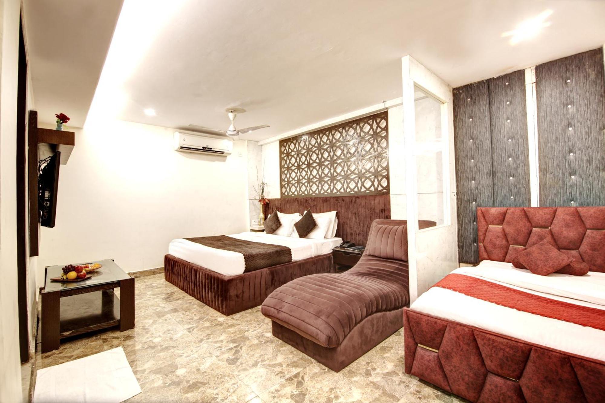 ניו דלהי Hotel Wk Comfort - Near White Clove מראה חיצוני תמונה