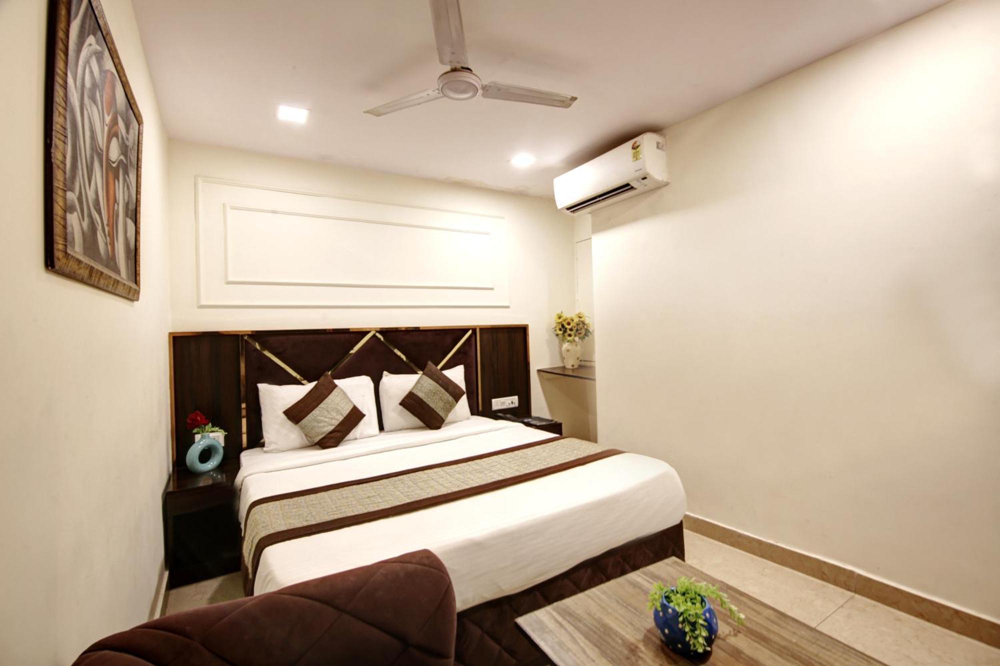 ניו דלהי Hotel Wk Comfort - Near White Clove מראה חיצוני תמונה
