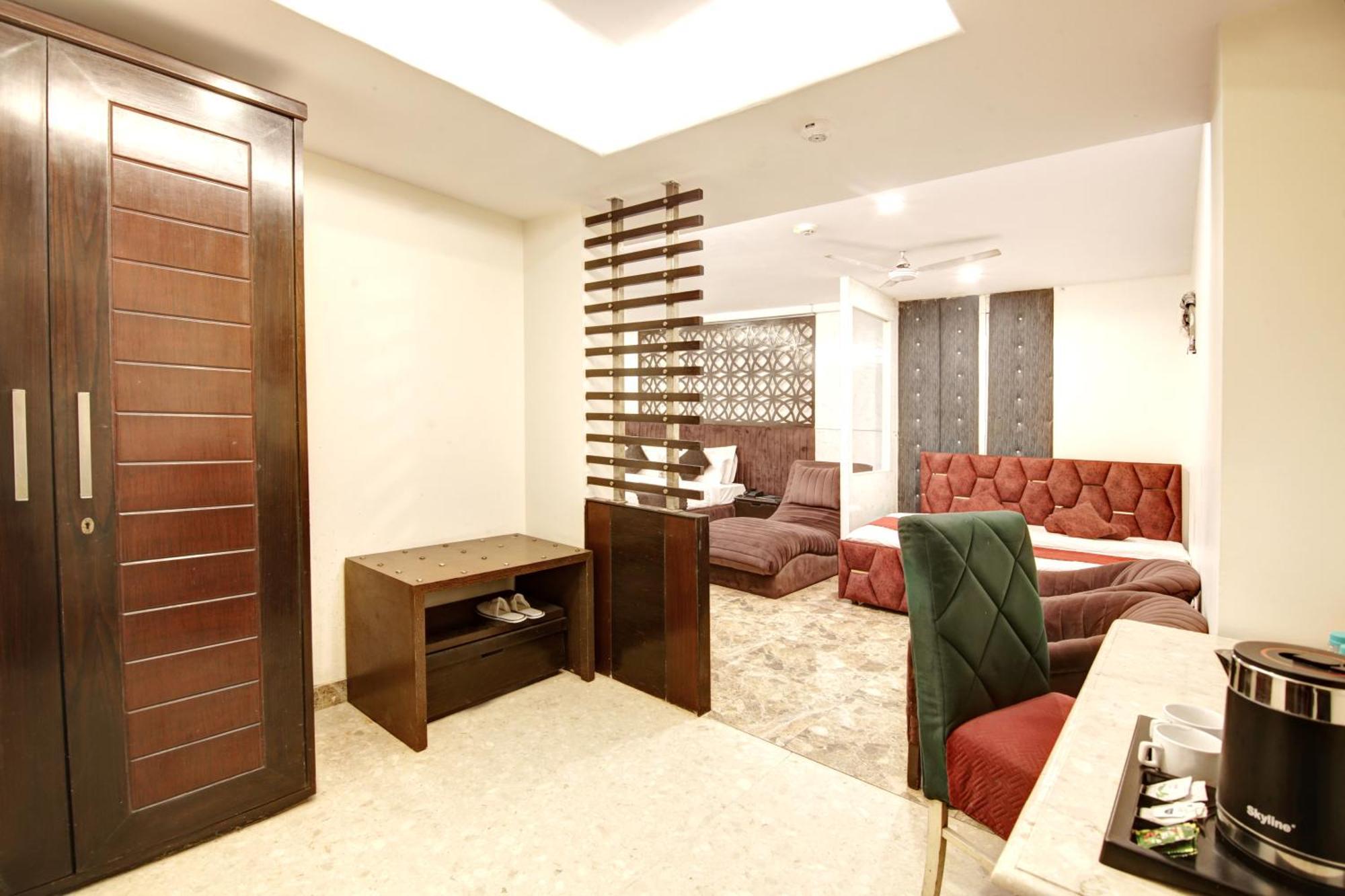 ניו דלהי Hotel Wk Comfort - Near White Clove מראה חיצוני תמונה