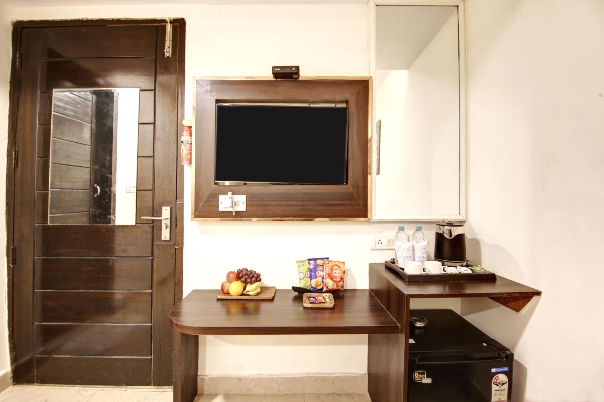 ניו דלהי Hotel Wk Comfort - Near White Clove מראה חיצוני תמונה