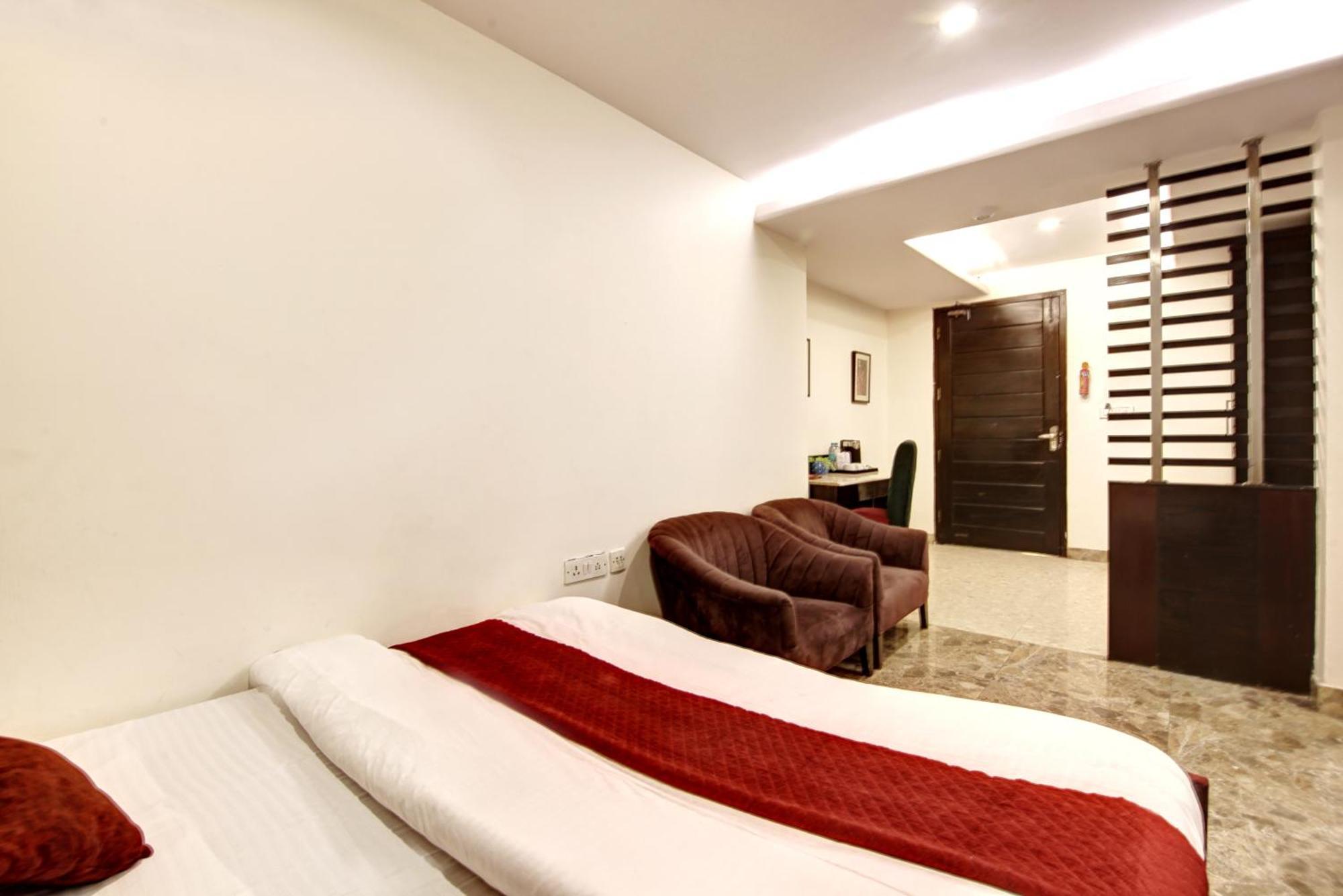 ניו דלהי Hotel Wk Comfort - Near White Clove מראה חיצוני תמונה