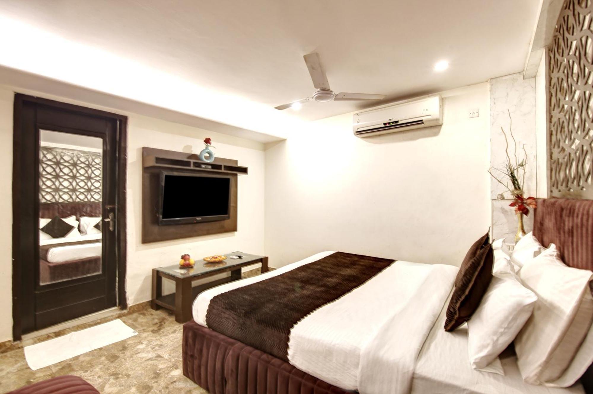 ניו דלהי Hotel Wk Comfort - Near White Clove מראה חיצוני תמונה